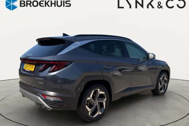 Hyundai Tucson (2023) thumbnail 2