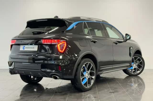 Lynk & Co 01 (2023) thumbnail 2