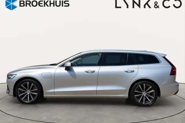 Volvo V60 (2021) thumbnail 3