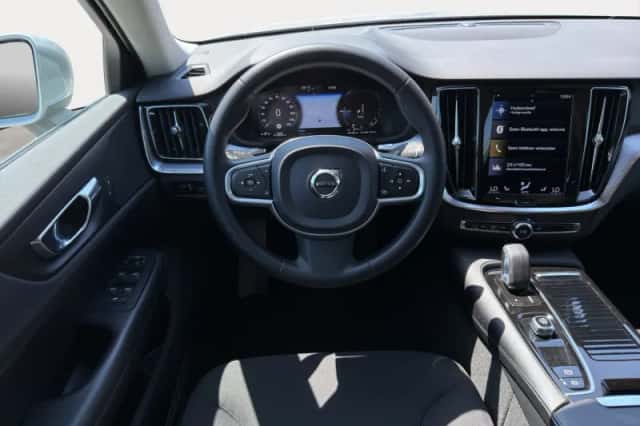 Volvo V60 (2021) thumbnail 4