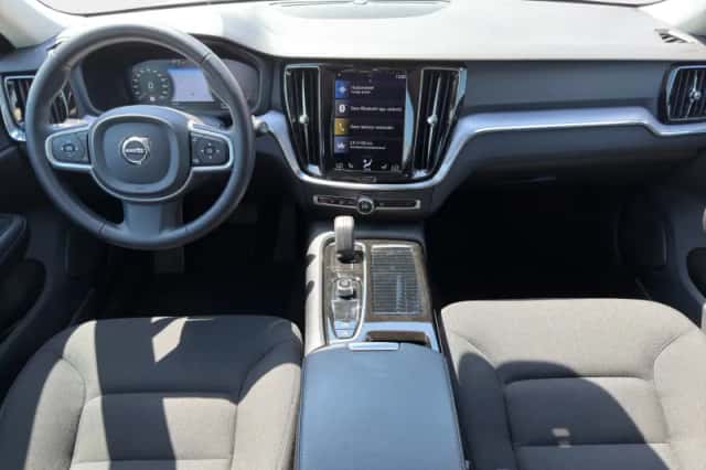 Volvo V60 (2021) thumbnail 5