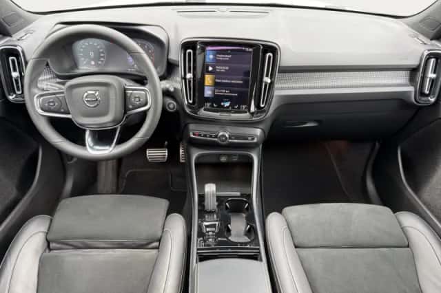 Volvo XC40 (2021) thumbnail 5