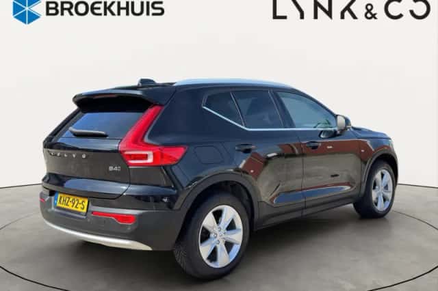 Volvo XC40 (2022) thumbnail 3