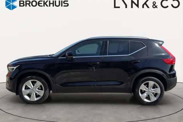 Volvo XC40 (2022) thumbnail 4