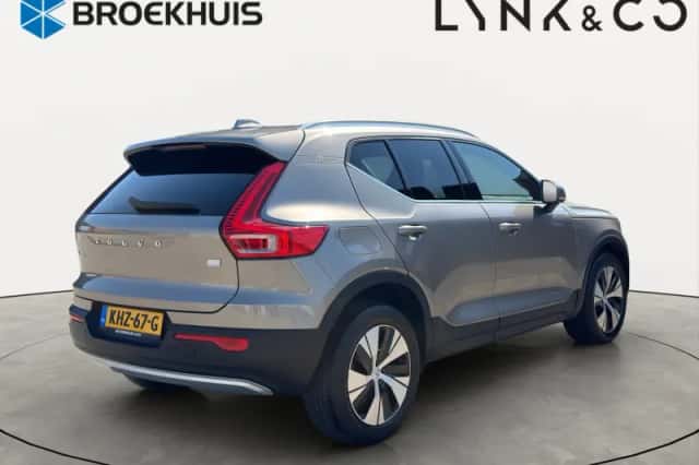 Volvo XC40 (2020) thumbnail 2