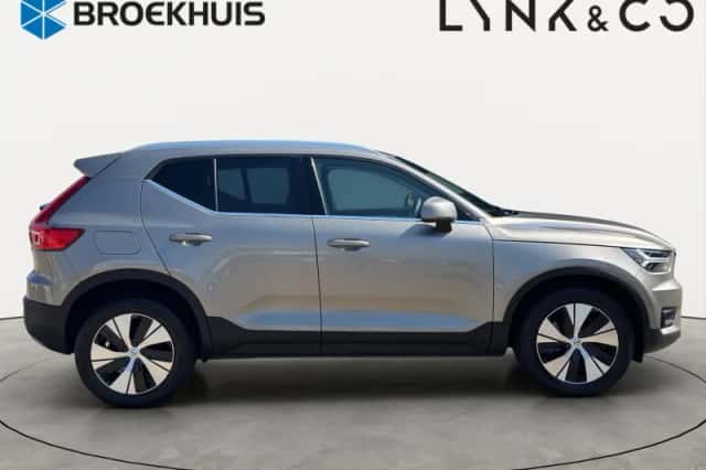 Volvo XC40 (2020) thumbnail 3