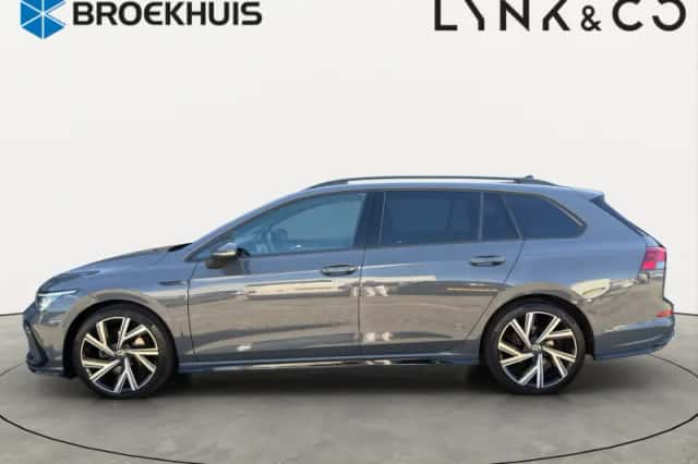 Volkswagen Golf (2021) thumbnail 3