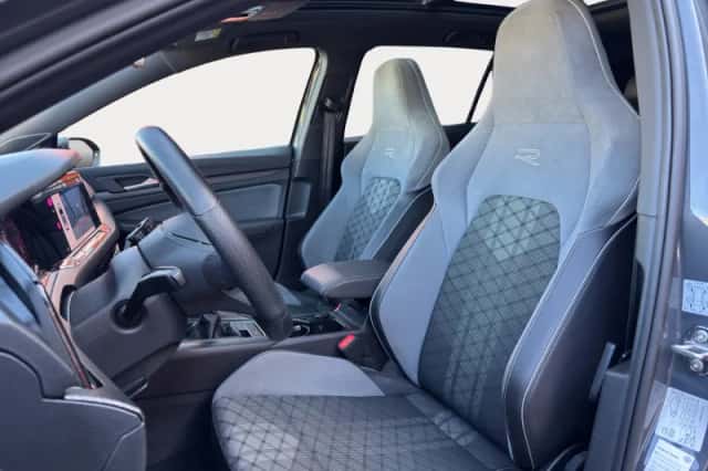 Volkswagen Golf (2021) thumbnail 6