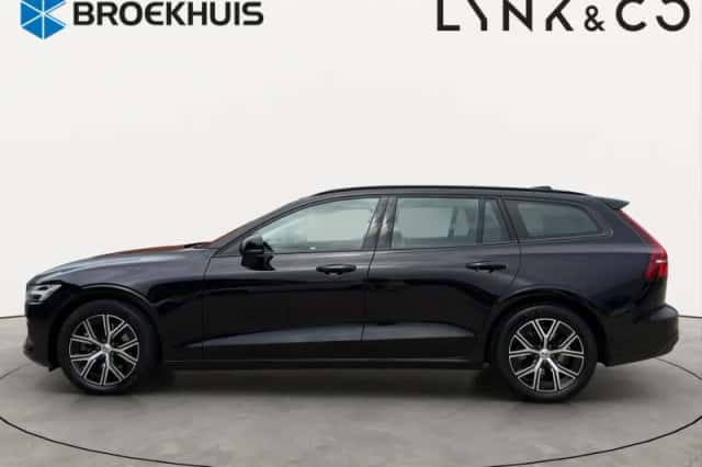 Volvo V60 (2022) thumbnail 2