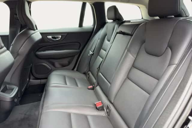 Volvo V60 (2022) thumbnail 6
