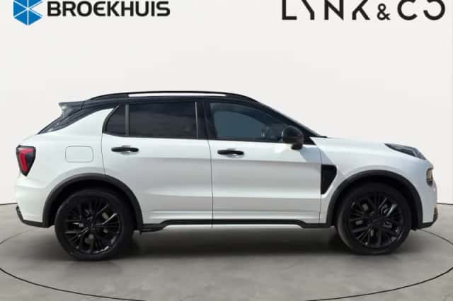 Lynk & Co 01 (2025) thumbnail 3