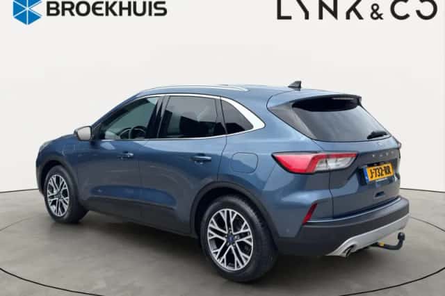 Ford Kuga (2021) thumbnail 3