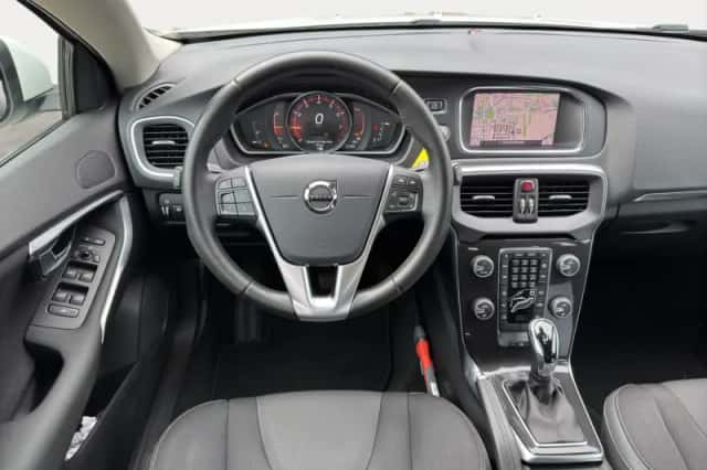 Volvo V40 (2019) thumbnail 4