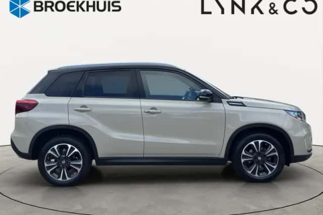 Suzuki Vitara (2020) thumbnail 3