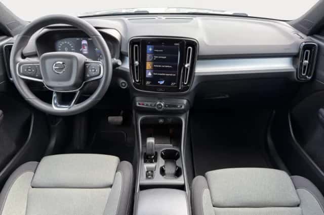 Volvo XC40 (2023) thumbnail 5