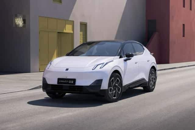 Lynk & Co 02 (2026) thumbnail 1