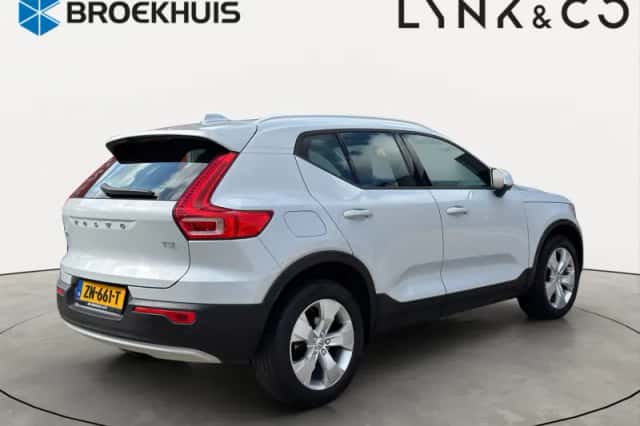 Volvo XC40 (2019) thumbnail 2