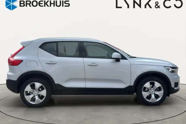 Volvo XC40 (2019) thumbnail 3