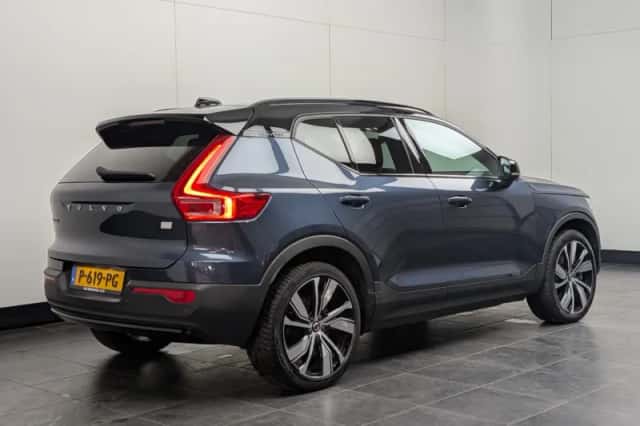 Volvo XC40 (2022) thumbnail 3