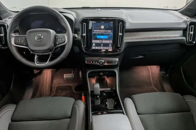 Volvo XC40 (2022) thumbnail 5