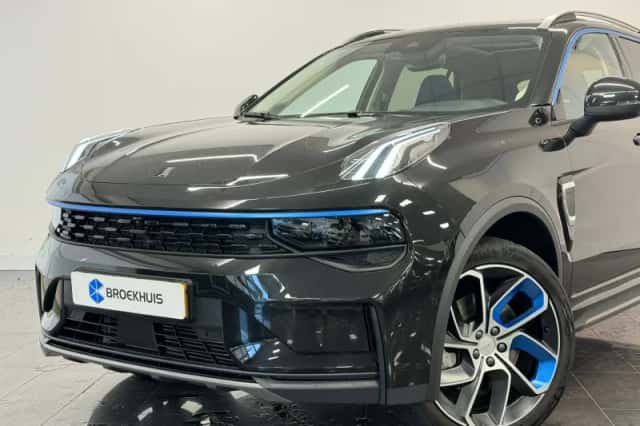 Lynk & Co 01 (2023) thumbnail 2