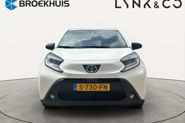 Toyota Aygo X (2023) thumbnail 2