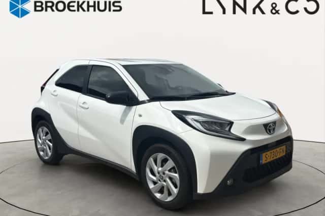 Toyota Aygo X (2023) thumbnail 3