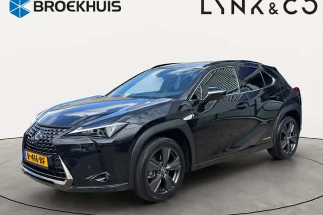 Lexus UX (2022) thumbnail 1
