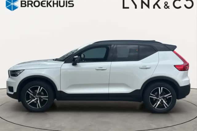 Volvo XC40 (2019) thumbnail 2