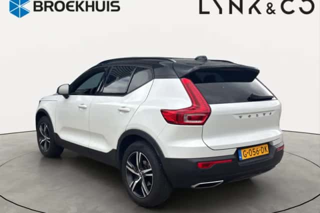 Volvo XC40 (2019) thumbnail 3