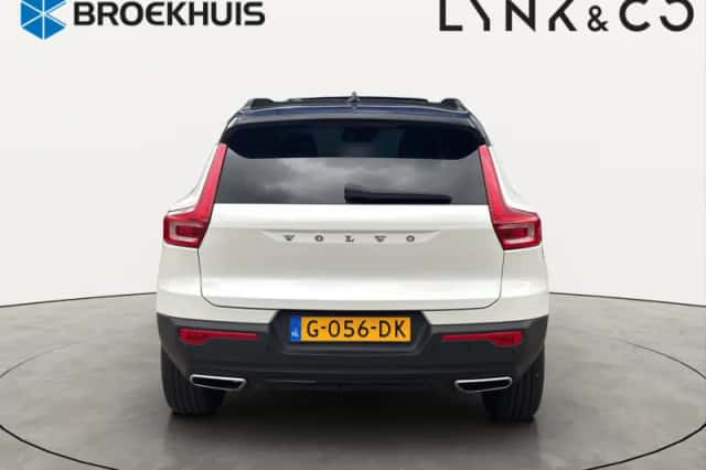 Volvo XC40 (2019) thumbnail 4
