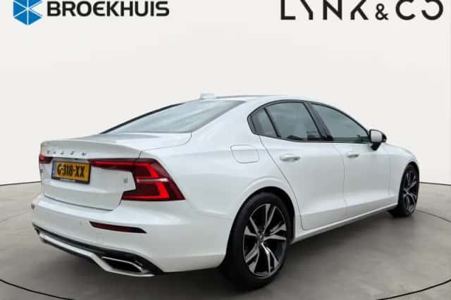 Volvo S60 (2019) thumbnail 2