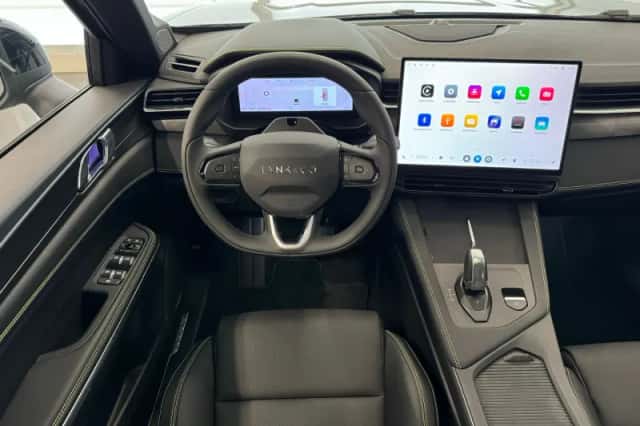 Lynk & Co 01 (2026) thumbnail 4