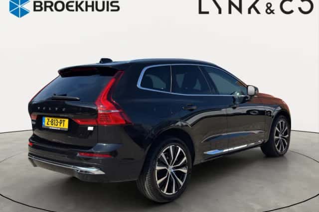 Volvo XC60 (2023) thumbnail 2