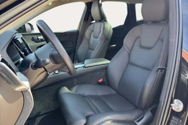 Volvo XC60 (2023) thumbnail 6