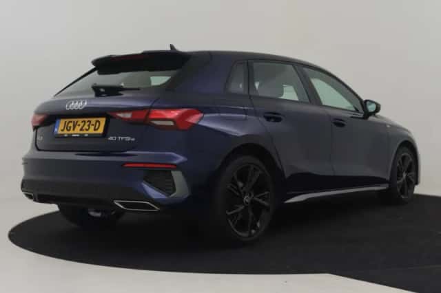 Audi A3 (2021) thumbnail 2