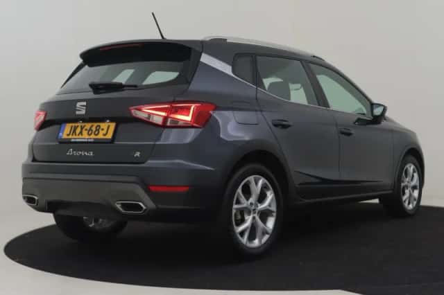 SEAT Arona (2024) thumbnail 2