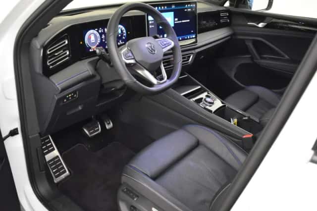 Volkswagen Tiguan (2025) thumbnail 4
