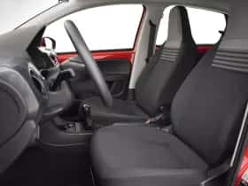 Volkswagen Up! (2023) thumbnail 6