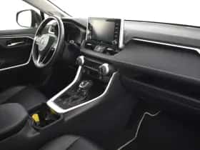 Toyota RAV4 (2020) thumbnail 6