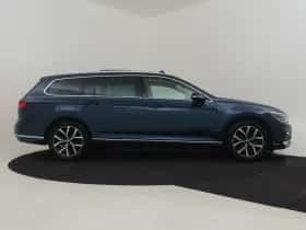 Volkswagen Passat (2022) thumbnail 2