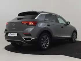 Volkswagen T-Roc (2021) thumbnail 2