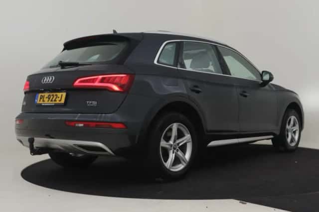 Audi Q5 (2017) thumbnail 2