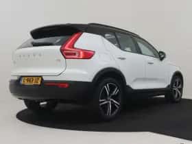 Volvo XC40 (2021) thumbnail 2