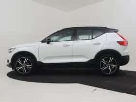 Volvo XC40 (2021) thumbnail 3