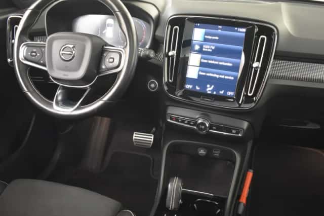 Volvo XC40 (2021) thumbnail 5