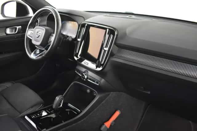 Volvo XC40 (2021) thumbnail 6