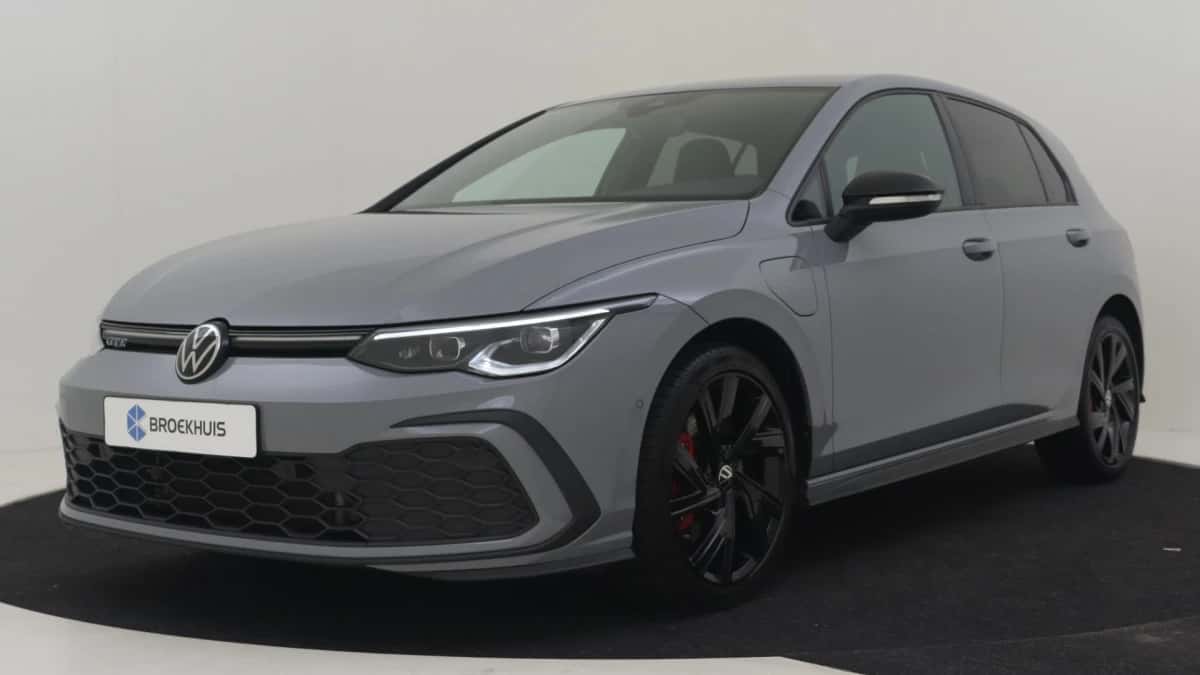Volkswagen Golf (2022) — foto 1