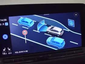 Volkswagen Golf (2022) thumbnail 18