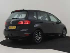 Volkswagen Golf (2017) thumbnail 2